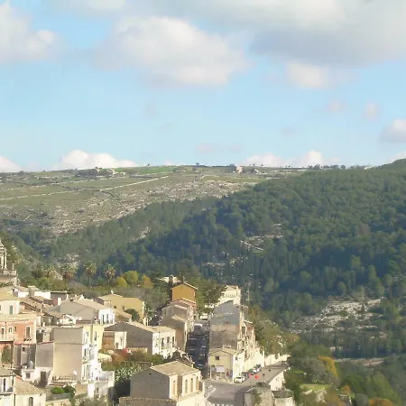 La Mansarda Di Katia Gasthuis Ragusa