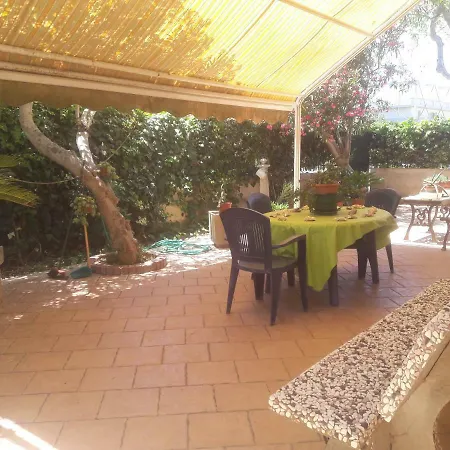 La Mansarda Di Katia Gasthuis Ragusa